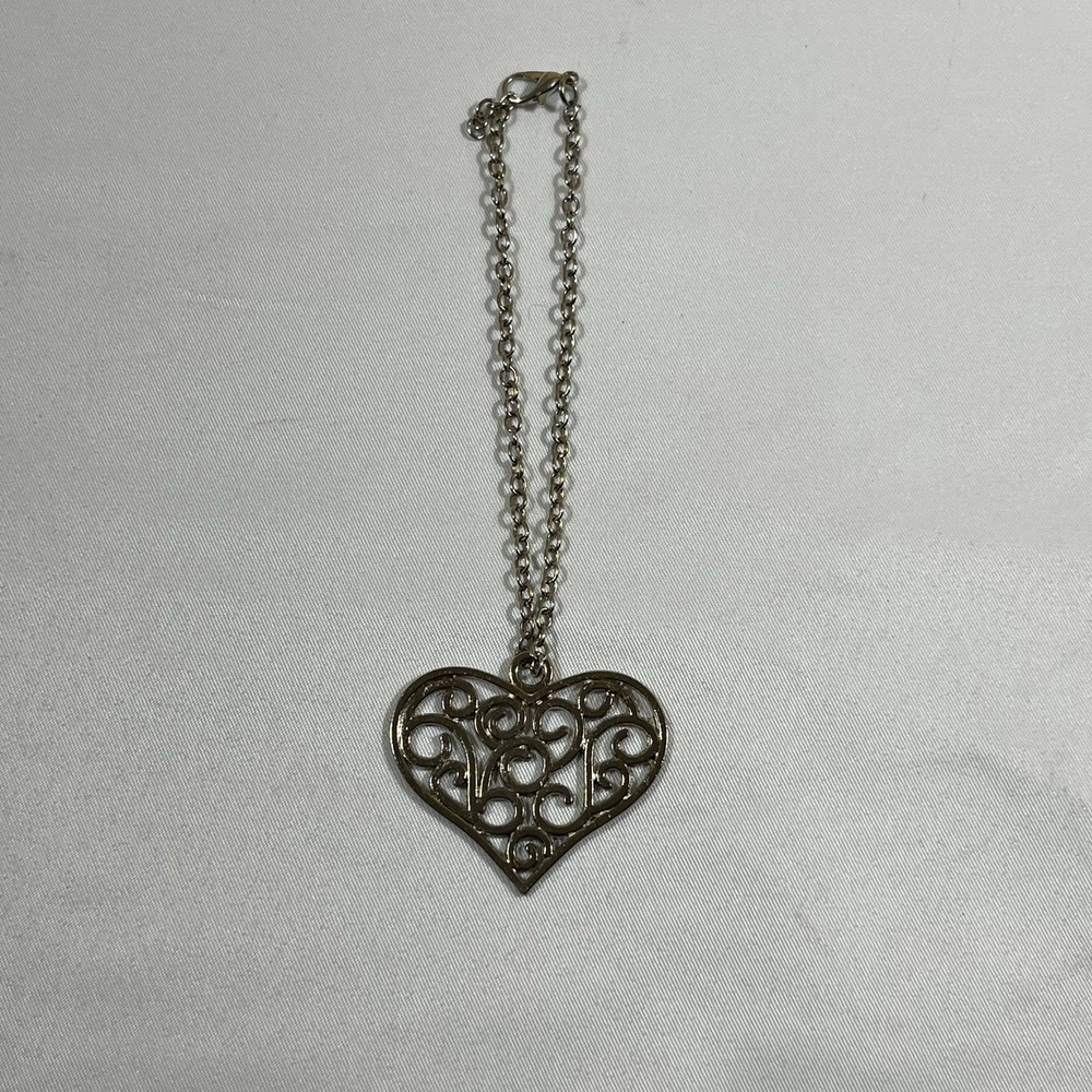 Silver Tone Filigree Heart Pendant Bracelet Swirl Scroll Boho Whimsygoth 8"